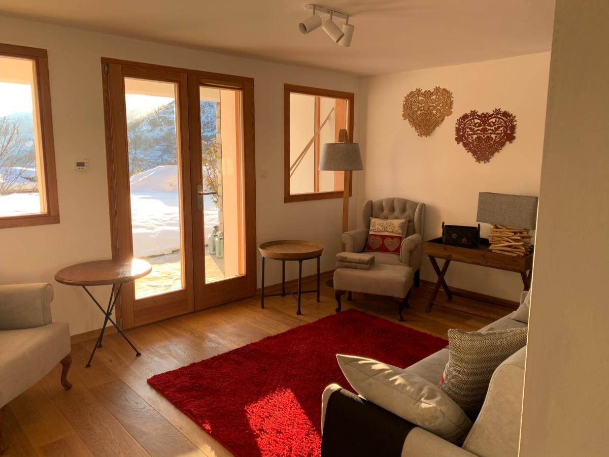 Shangry-La Apartment Briancon  Bagian luar foto
