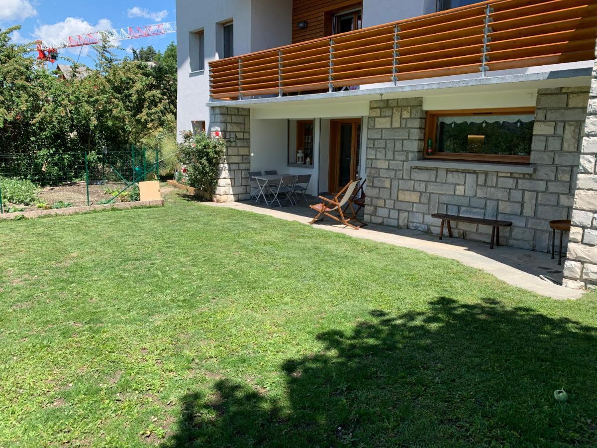 Shangry-La Apartment Briancon  Bagian luar foto