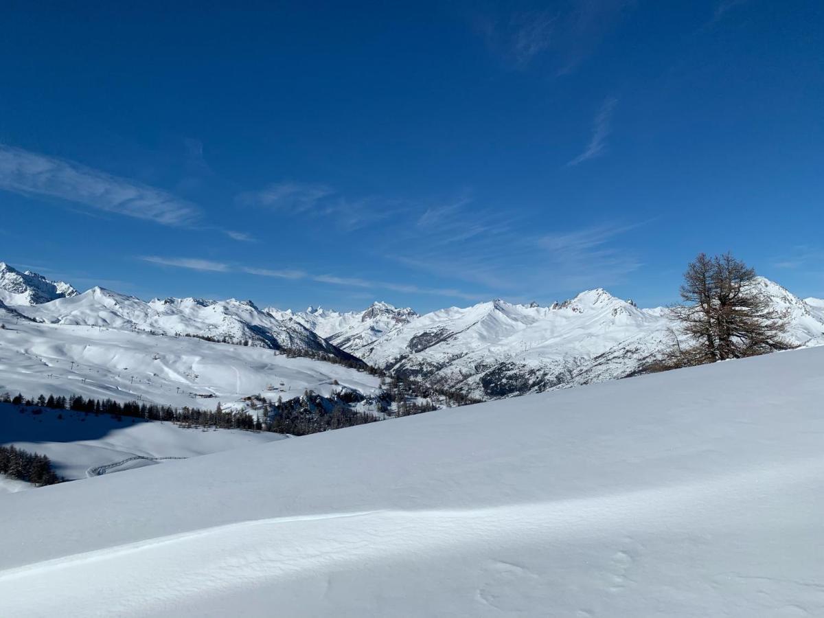 Shangry-La Apartment Briancon  Bagian luar foto
